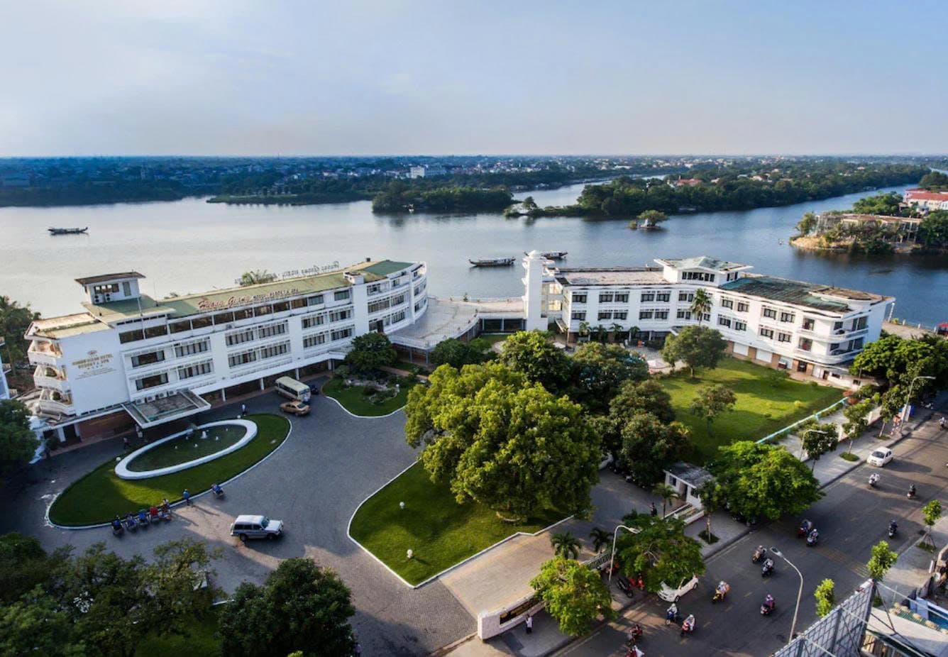 Huong Giang Hotel